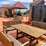 Surry Hills With Views Pool Gym Plus Parking